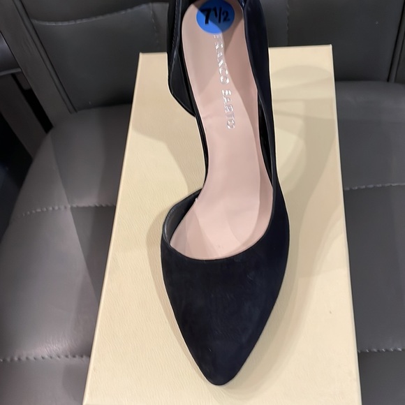 Pump - Picture 2 of 4